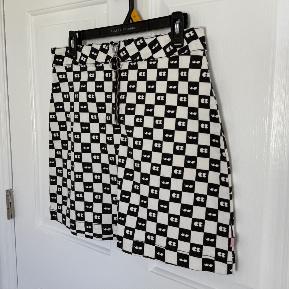 NWOT Vans x Lazy Oaf Checkerboard Eyes Mini Skirt Black White Size M (9–10)